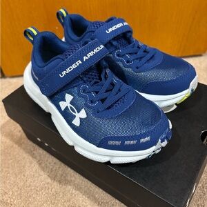 Under Armor (new in box) boys shoes (size 11)